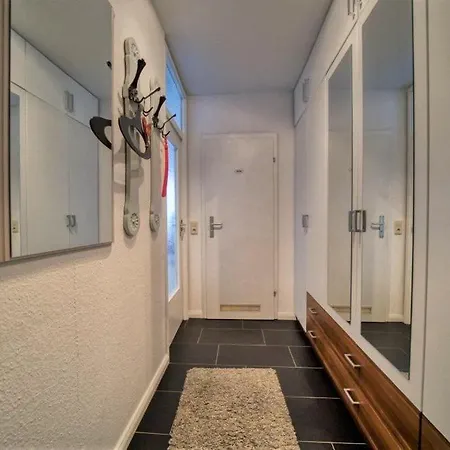 - Haus H, App 0h0908 *
